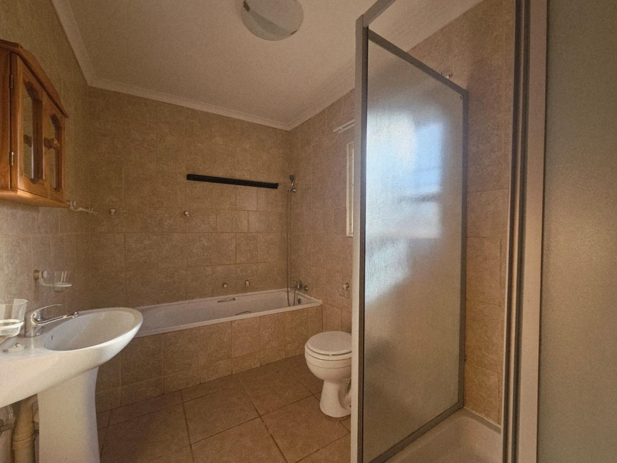 To Let 3 Bedroom Property for Rent in Ladybrand Free State